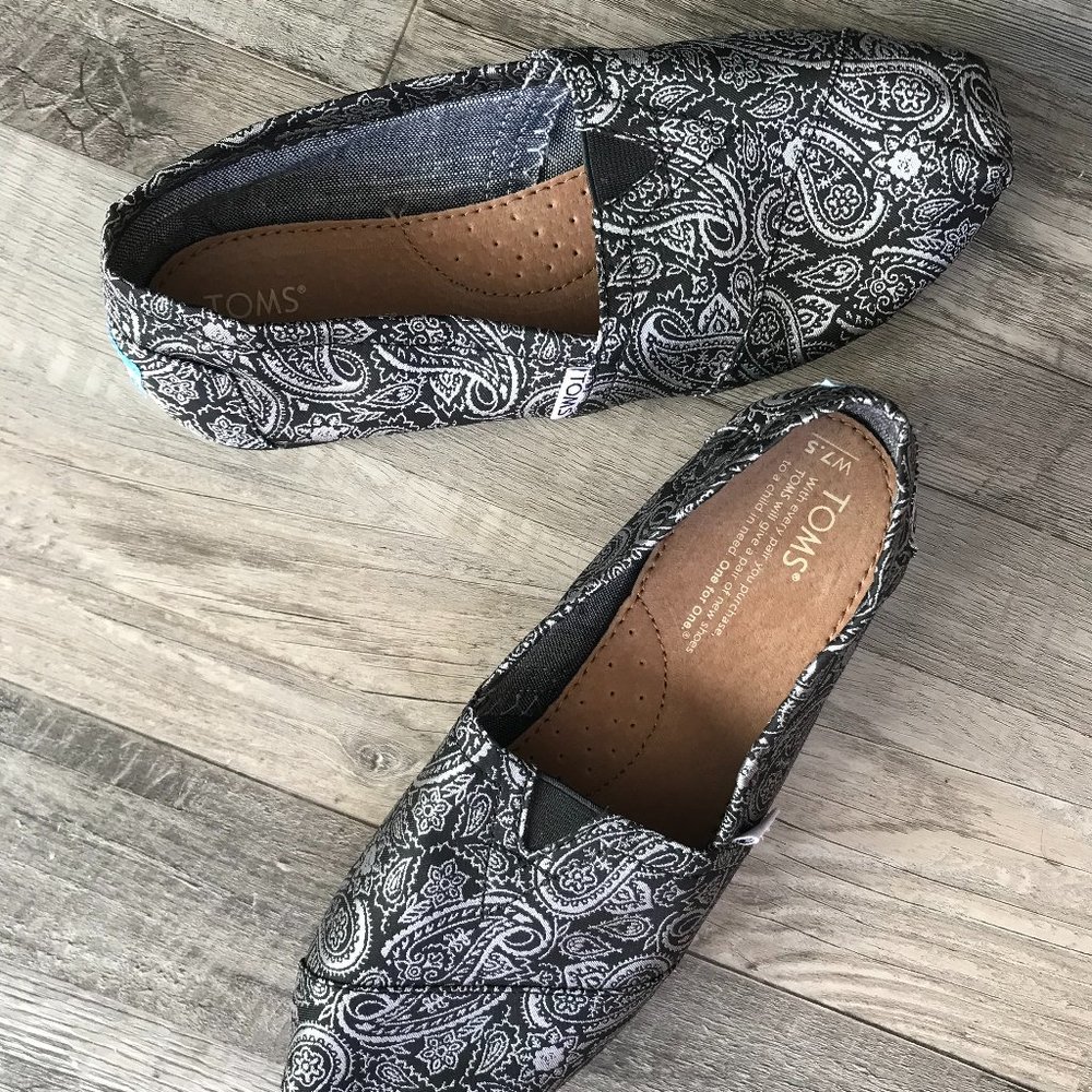 TOMS Womens Shoe (Never Worn)